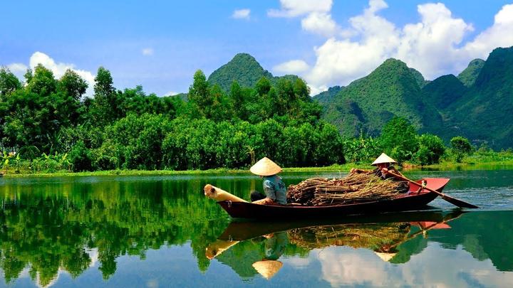 Hotspot Matrix: Biến 4 kiểu áo không thể thiếu thành cơ hội marketing đột phá